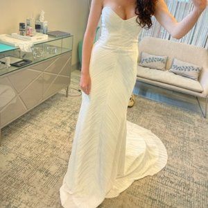 NEWHITE I.M. Wedding Dress